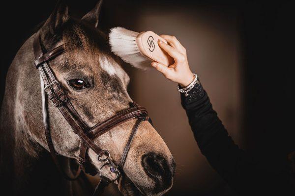 One equestrian super soft brush - HorseworldEU